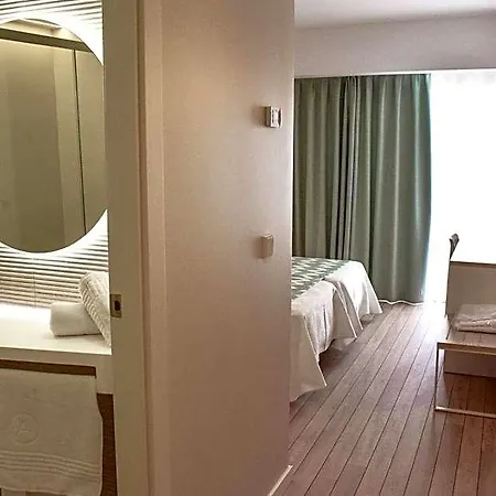 Ambassador Playa Ii Hotel 4*